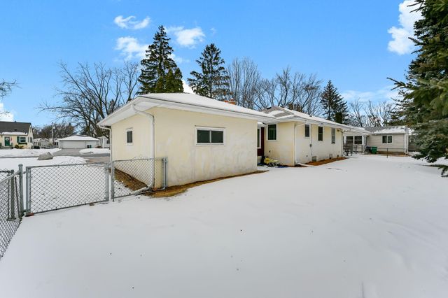 2972 Woodbridge Street, Roseville, MN 55113