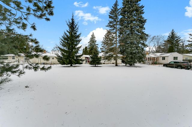 2972 Woodbridge Street, Roseville, MN 55113