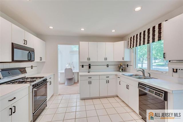 2 Mimosa Court, South Brunswick, NJ 08540