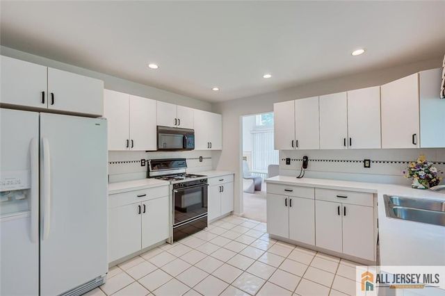 2 Mimosa Court, South Brunswick, NJ 08540