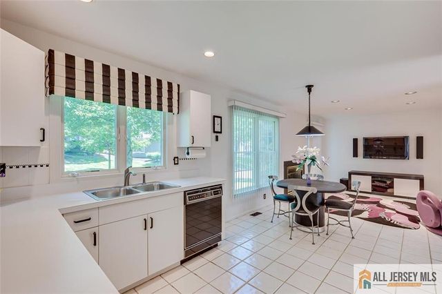 2 Mimosa Court, South Brunswick, NJ 08540