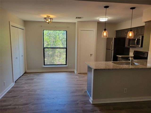 20700 Bonanza ST, Lago Vista, TX 78645