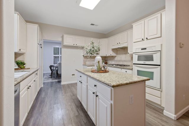 1608 N Oliveto Court, Visalia, CA 93291