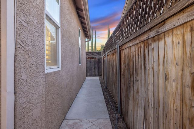 1608 N Oliveto Court, Visalia, CA 93291