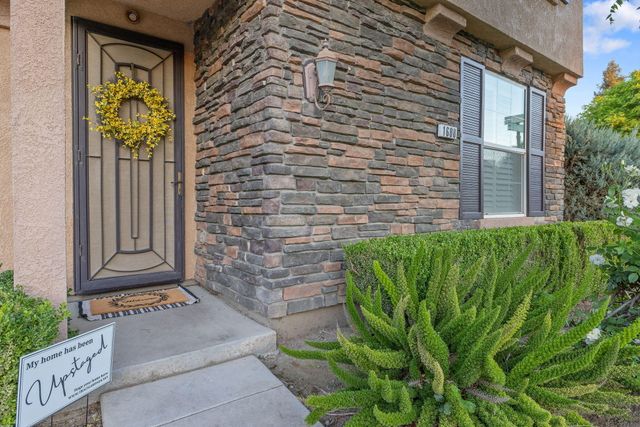 1608 N Oliveto Court, Visalia, CA 93291