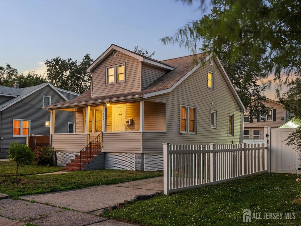 212 University Avenue, Metuchen, NJ 08840