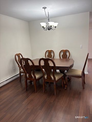 33 Essex Court 33, Meriden, CT 06450