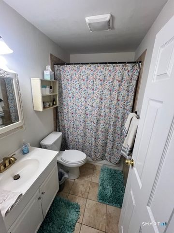 33 Essex Court 33, Meriden, CT 06450