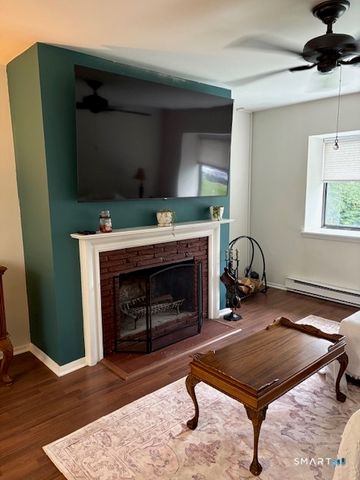 33 Essex Court 33, Meriden, CT 06450