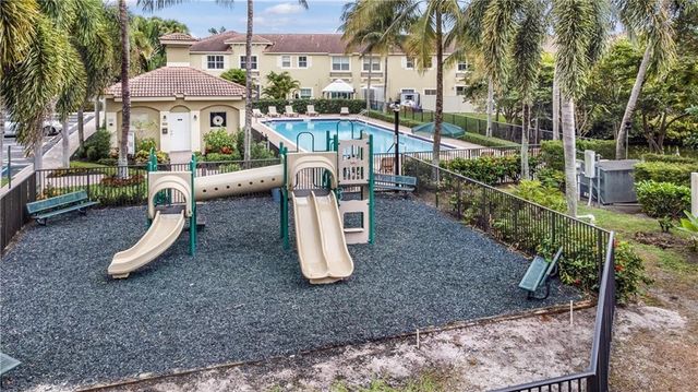 291 Lake Monterey Circle, Boynton Beach, FL 33426