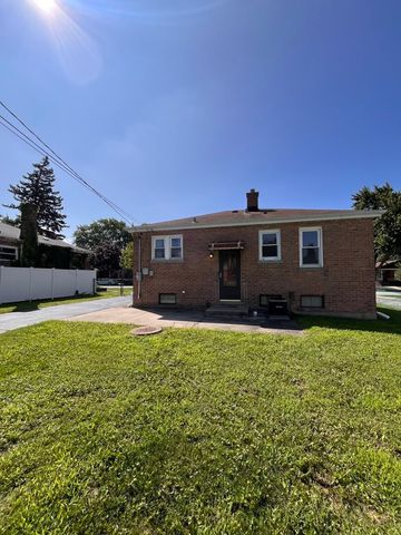 2714 W 97th Street, Evergreen Park, IL 60805