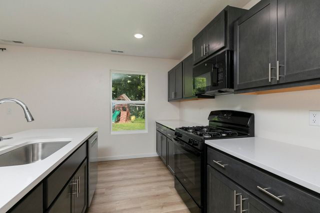 1145 E Manitou Court, Nixa, MO 65714