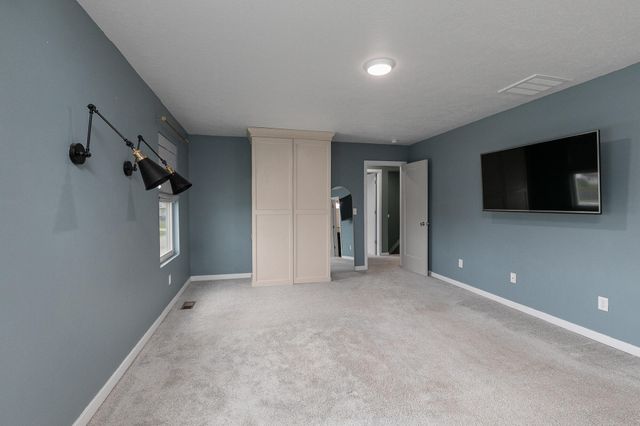 1145 E Manitou Court, Nixa, MO 65714