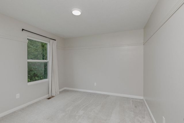 1145 E Manitou Court, Nixa, MO 65714