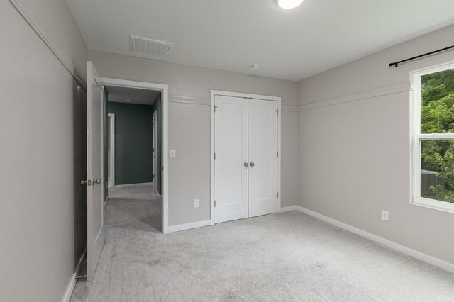 1145 E Manitou Court, Nixa, MO 65714