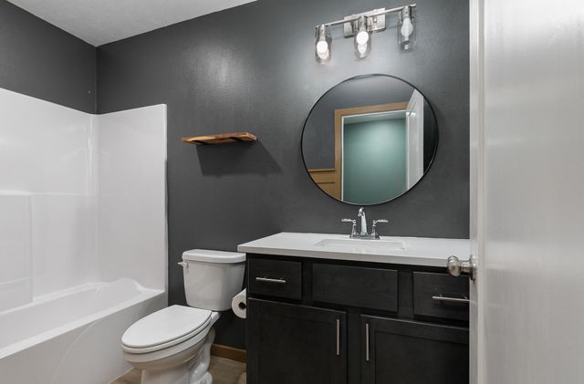 1145 E Manitou Court, Nixa, MO 65714