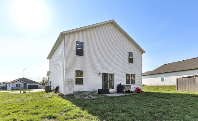 1145 E Manitou Court, Nixa, MO 65714