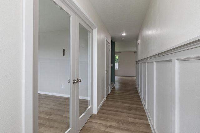 1145 E Manitou Court, Nixa, MO 65714