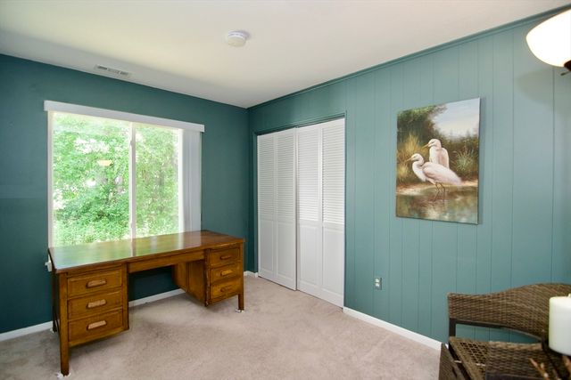 264 Nassau Drive 264, Springfield, MA 01129