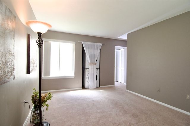 264 Nassau Drive 264, Springfield, MA 01129