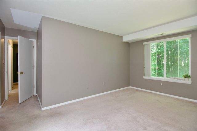 264 Nassau Drive 264, Springfield, MA 01129