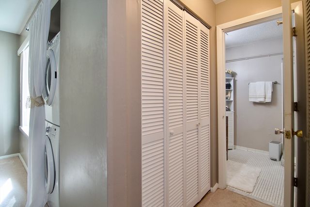 264 Nassau Drive 264, Springfield, MA 01129