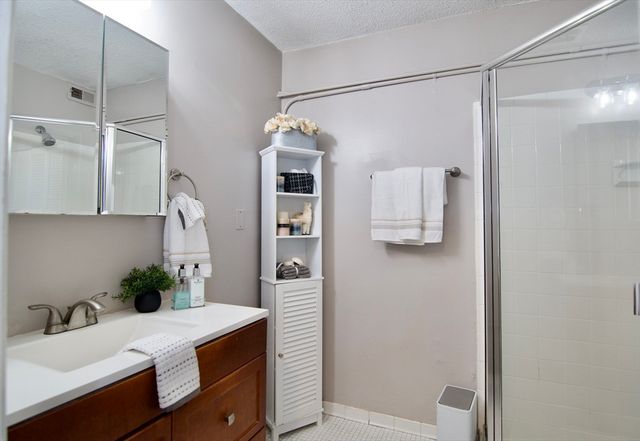264 Nassau Drive 264, Springfield, MA 01129