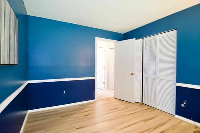 264 Nassau Drive 264, Springfield, MA 01129
