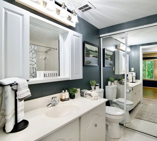 264 Nassau Drive 264, Springfield, MA 01129