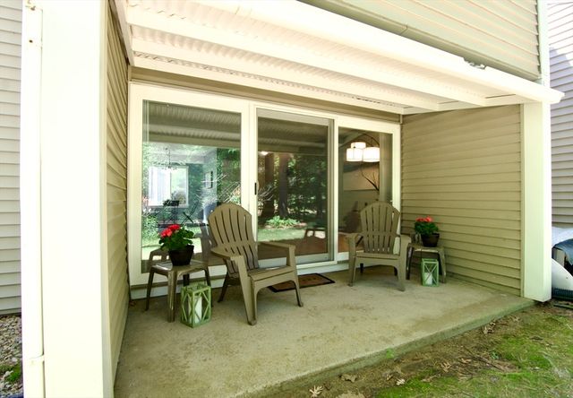 264 Nassau Drive 264, Springfield, MA 01129