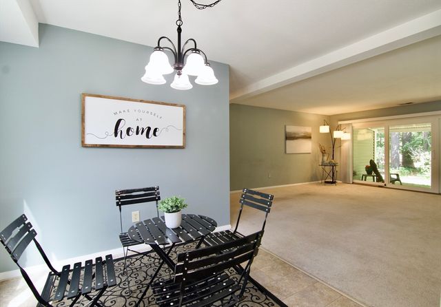 264 Nassau Drive 264, Springfield, MA 01129