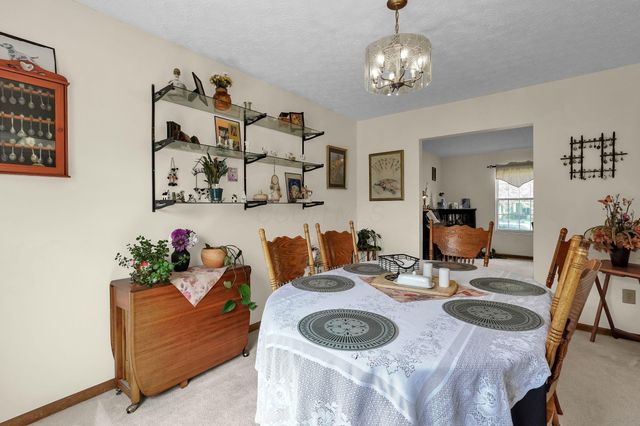 527 Warwick Lane, Pickerington, OH 43147