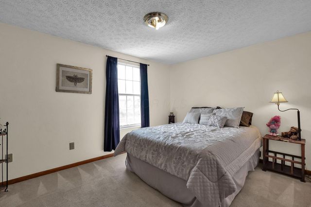 527 Warwick Lane, Pickerington, OH 43147