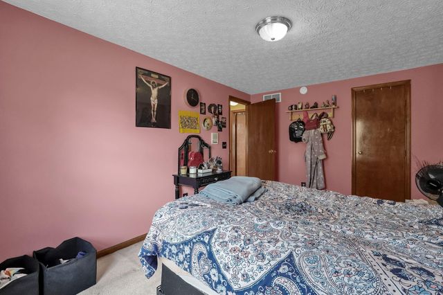 527 Warwick Lane, Pickerington, OH 43147