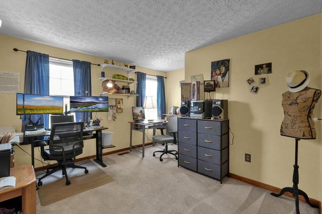 527 Warwick Lane, Pickerington, OH 43147