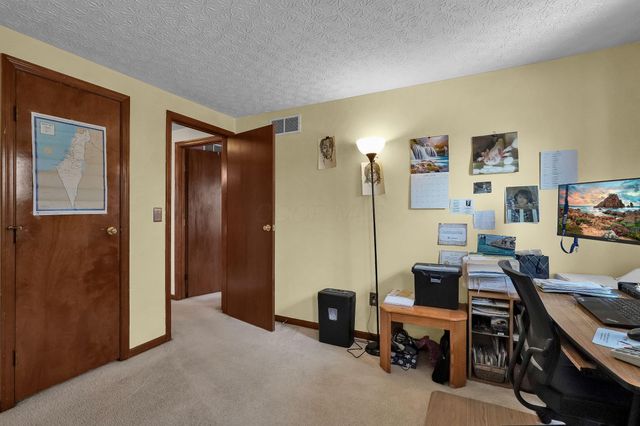 527 Warwick Lane, Pickerington, OH 43147