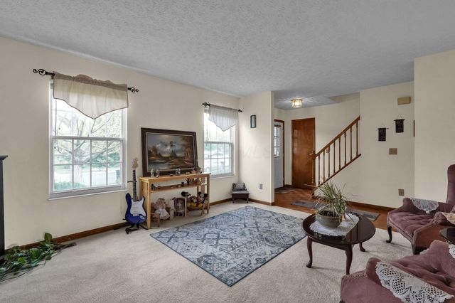 527 Warwick Lane, Pickerington, OH 43147