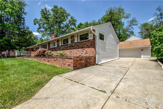 8905 Spring Valley Drive, Mentor, OH 44060