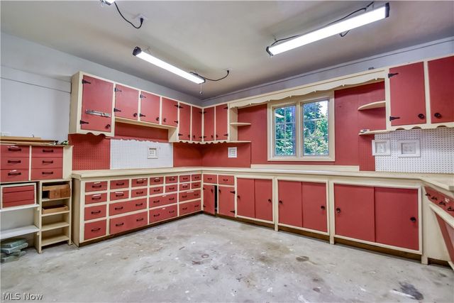 8905 Spring Valley Drive, Mentor, OH 44060