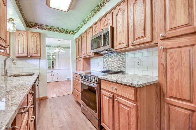8905 Spring Valley Drive, Mentor, OH 44060