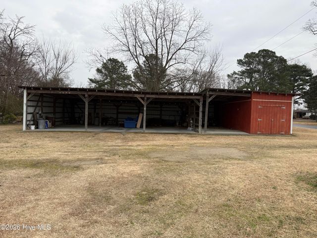 67 Mayo Street S, Maury, NC 28554