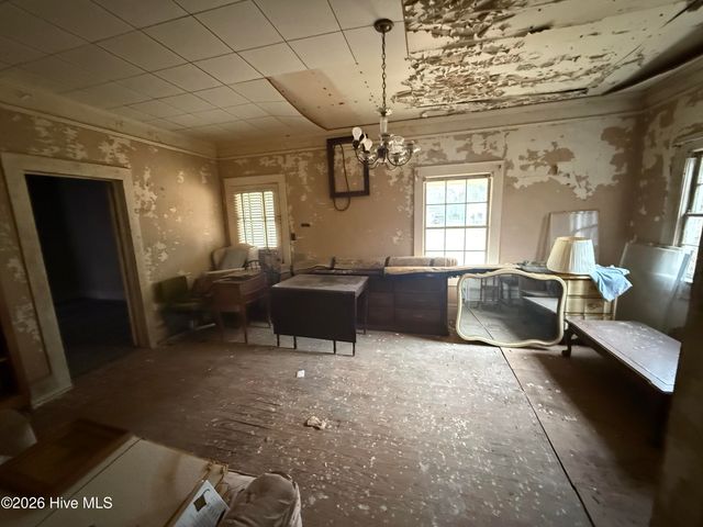 67 Mayo Street S, Maury, NC 28554