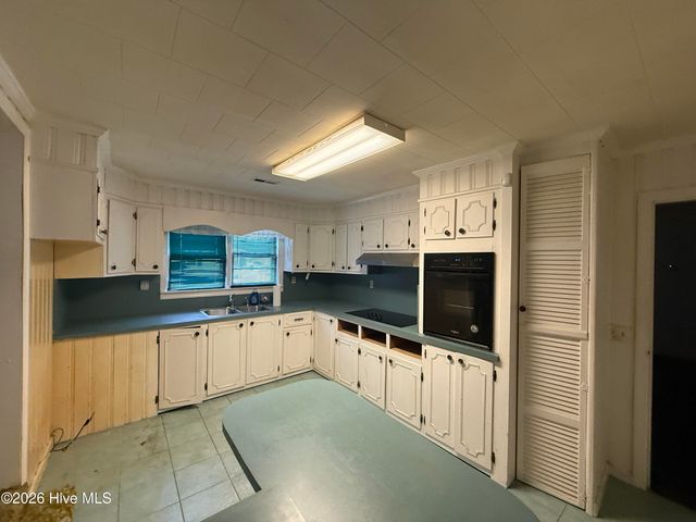 67 Mayo Street S, Maury, NC 28554