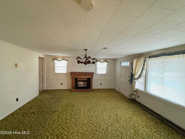 67 Mayo Street S, Maury, NC 28554