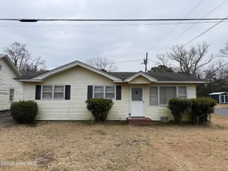 67 Mayo Street S, Maury, NC 28554