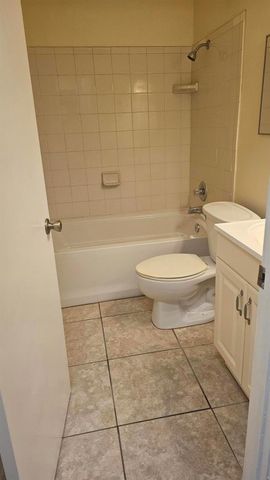 10821 N Military Trail 4, Palm Beach Gardens, FL 33410
