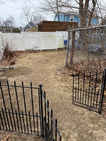 17 Wyvern St 2, Boston, MA 02131