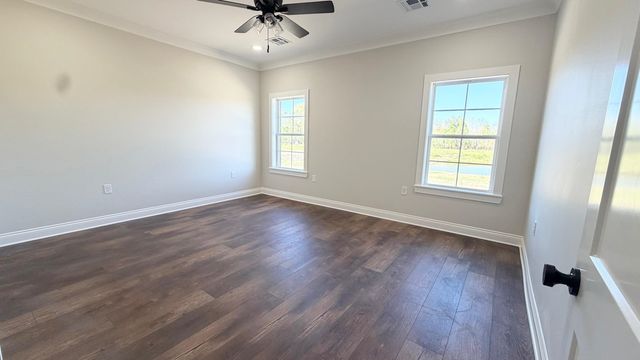 228 Newsom Dr, Houma, LA 70360
