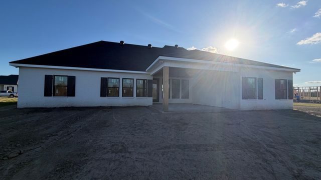 228 Newsom Dr, Houma, LA 70360