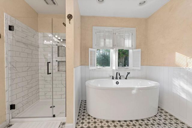 1858 CROWN DRIVE, Oshkosh, WI 54904